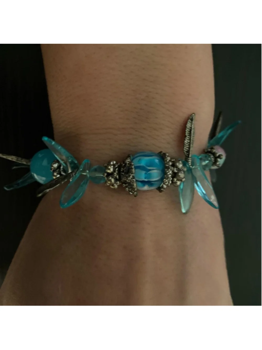 Beautiful blue stretchy bracelet 💙